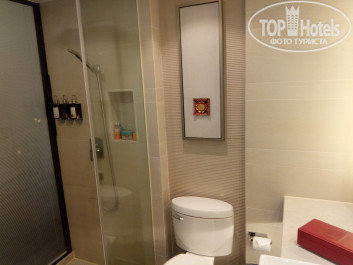 SSAW Boutique Hotel 3* Душ+туалет, шторки в душе регулируются как жалюзи, можно настроить чтобы не было видно или комнату или душ - Фото отеля