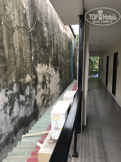 Baan Karon Resort 3* Стена вдоль коридора - Фото отеля