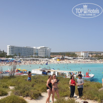 Adams Beach 5* Вид на Нисси Бич с острова - Фото отеля