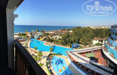 Quattro Beach Spa & Resort 5* Вид на соседний отель и море - Фото отеля