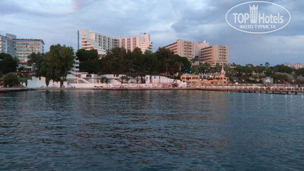 Vista Azur Hotel 4* отель расположен в центре,между двумя отелями. - Фото отеля