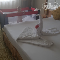 Royal Garden Beach Hotel 5* Принесли кроватку и соорудили лебедя - Фото отеля