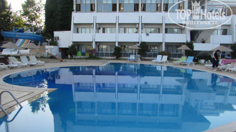 Vista Azur Hotel 4* и снова бассейн утром - Фото отеля