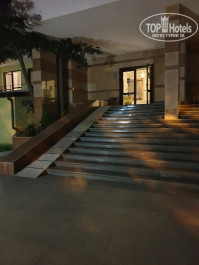 ПОРТО МАРЕ 4* Лестница и пандус 3го подъезда - Фото отеля