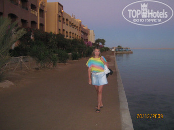 Zahabia Hotel & Beach Resort 4* дорожка между 2мя пляжами - Фото отеля