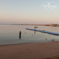 Movenpick Resort Sharm El Sheikh Naama Bay 5* Пляж №1, утро - Фото отеля