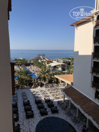Quattro Beach Spa & Resort 5* Вид из номера на бассейн и море - Фото отеля