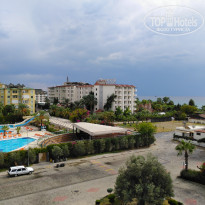 Royal Garden Beach Hotel 5* Дождливый день в конце октября. - Фото отеля