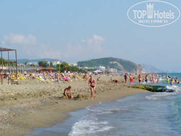 Royal Garden Beach Hotel 5* Наш пляж в начале ноября. - Фото отеля