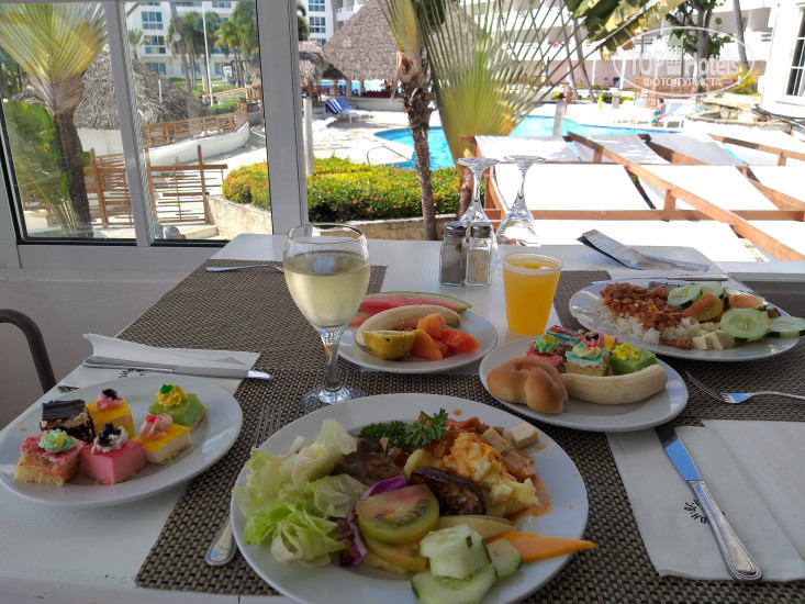 Be Live Hamaca Garden 4* Обед, тогда еше питались в корпусе Бич - Фото отеля