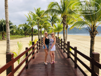 Hainan Greentown Blue Bay Resort 4* По дороге к острову обезьян и новой деревне по пляжу от отеля - Фото отеля
