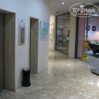 Marina 3* Рядом с ресепшн 2 лифта каждый вместимостью до 6 человек (до 475 кг) - Фото отеля