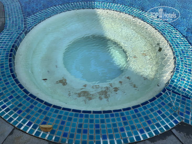 Welcome Jomtien Beach 3* Джакузи работала из 10 дней только 1. Вид у нее такой, что лучше и не залезать... - Фото отеля