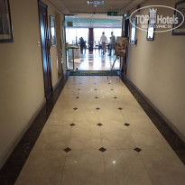 Golden Tulip Sharjah 4* этаж ресторан - Фото отеля