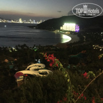 Vinpearl Resort & Spa Nha Trang Bay 5* Вид на вечерний отель с колеса обозрения - Фото отеля