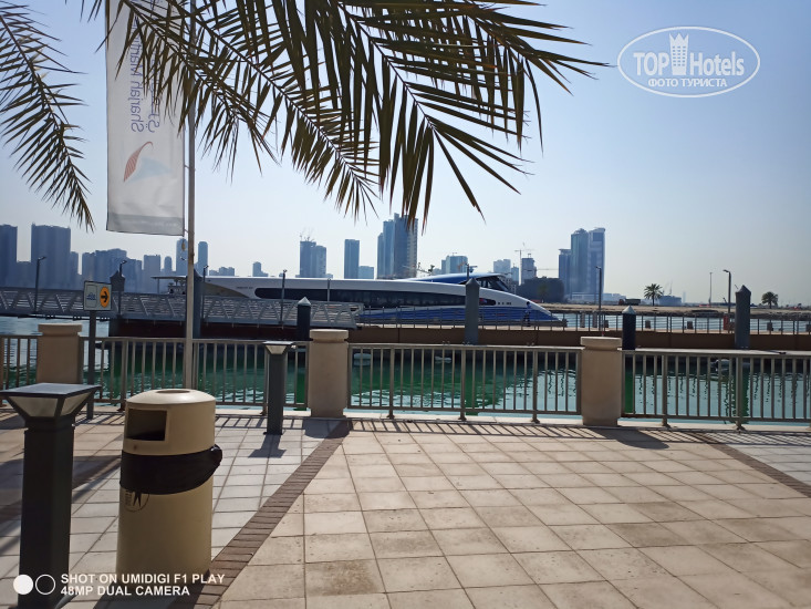 Golden Tulip Sharjah 4* Причал с которого отправляется водное такси в Дубай - Фото отеля