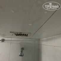 Brisas Del Caribe 4* С потолка постоянно что-то капает - моешься и надеешься что это не из туалета течет соседей - Фото отеля