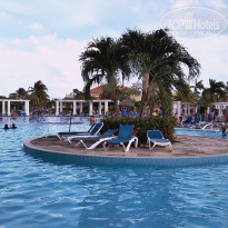 Memories Varadero Beach Resort 4* Бассейн с горкой,где проводится анимация - Фото отеля