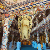 мозаичная пагода Linh Phuoc