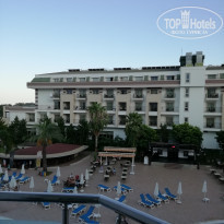 Rox Royal Hotel 5* вид из номера третий этаж на бассейн, уверяли что это и есть &#34;вид на море&#34; - Фото отеля