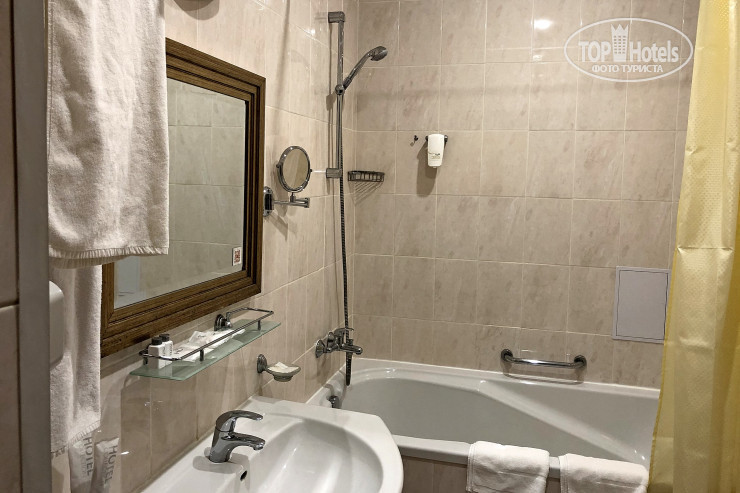 Бристоль 3* - Фото отеля