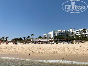 Marhaba Beach 4* вид с моря на отель и пляж - Фото отеля