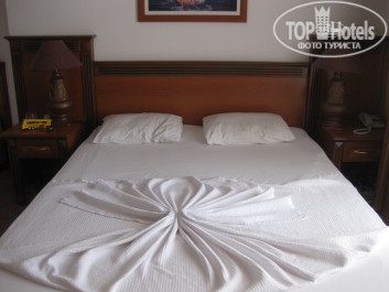Kemal Bay 5* Кровать в нашем номере - Фото отеля