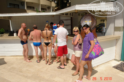 Ideal Prime Beach 5* Бар у бассейна, утро. - Фото отеля