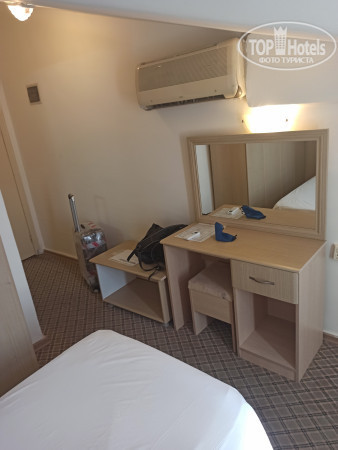 Pineta Club Hotel 4* Кондиционер дует прямо на кровать . - Фото отеля