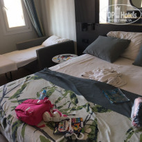 Crystal Land Of Paradise 5* Вот в принципе весь номер, напротив зеркало с открытой тумбой и в коридоре маленький шкаф. - Фото отеля