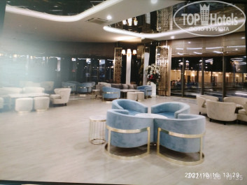 Victory Be Mine Hotel 5* Холл у лобби бара - Фото отеля