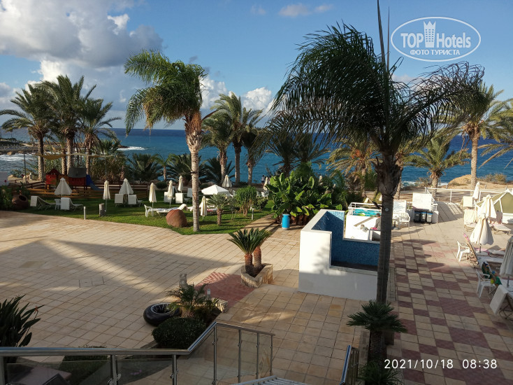 Новые добавленные фото туристов в Queen’s Bay 4*