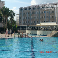 Rox Royal Hotel 5* открытый бассейн отеля - Фото отеля