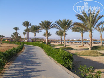 Amwaj Oyoun Resort & Casino 5* Пляж отеля и дорожка прибрежного променада - Фото отеля