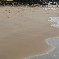 Santana Beach Resort 3* берег.а в далеке куча мусора - Фото отеля