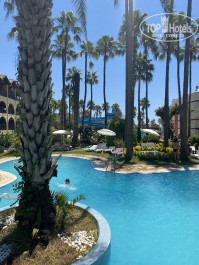 Green Paradise Beach Hotel 4* бассейн "релакс" во дворе, он самый глубокий (165см), поэтому самый прохладный/ + больше тени - Фото отеля