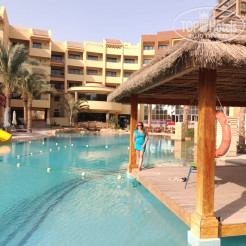 Территория отеля Zahabia Hotel & Beach Resort