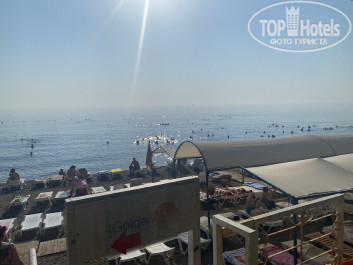 Club Jovia Park Beldibi 4* На пляже всегда были лежаки, а зонтиков у отеля всего 6. Но почти всегда был свободный - Фото отеля