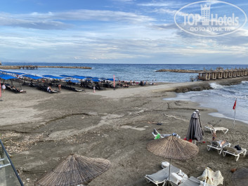 Aria Resort & Spa 5* Пляж отеля На этом участке пляжа Aria Resort & Spa 5* в море сбрасывают канализацию!
- Фото отеля