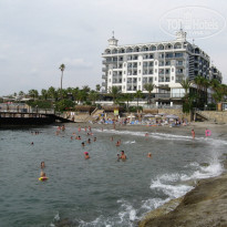 Aria Resort & Spa 5* На этом участке пляжа Aria Resort &amp; Spa 5* в море сбрасывают канализацию! на этом участке пляжа искусственно создана бухта. - Фото отеля