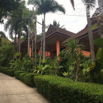 Baan Vanida Garden Resort 3* дорожка вдоль бунгало - Фото отеля