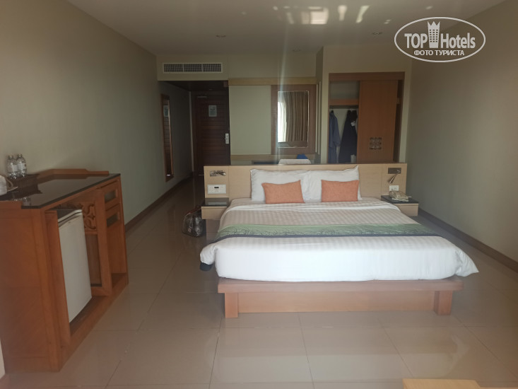 Heritage Pattaya Beach Resort 4* обстановка в номере - Фото отеля