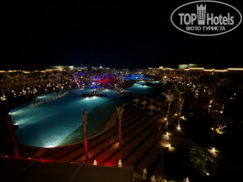 Pickalbatros Palace Resort - Hurghada 5* Ночной вид из ресторана Sky (3 этаж) - Фото отеля