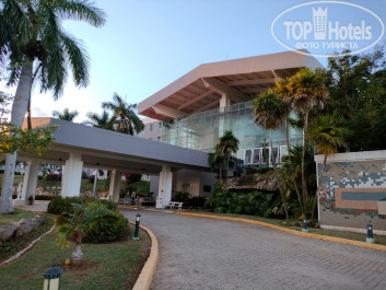 Starfish Varadero 3* Вид главного корпуса с подъезда - Фото отеля
