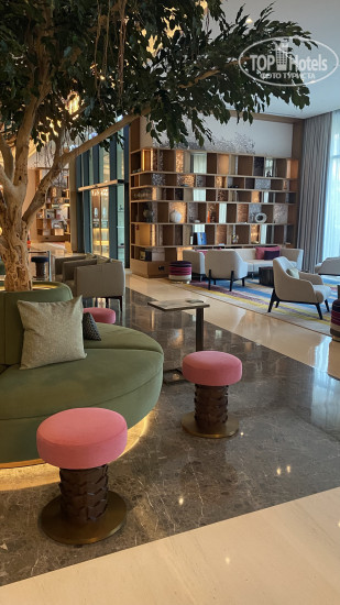 Фотографии отеля  DoubleTree by Hilton Sharjah Waterfront Hotel & Residences 5*