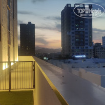 Palace Beach Resort Fujairah 5* вид с балкона на город - Фото отеля