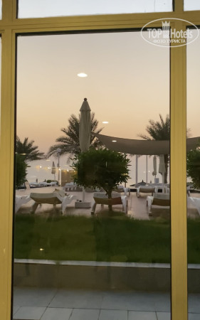 Carlton Sharjah 4* Вид из ресторана
 - Фото отеля