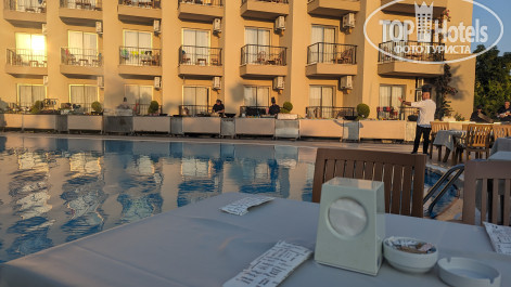 Victory Resort 5* Столики на ужин возле бассейна - Фото отеля