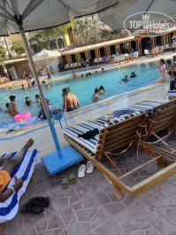 Zahabia Hotel & Beach Resort 4* Количество людей в бассейне - Фото отеля