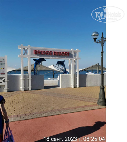 Bridge Resort (Бридж Резорт) 4* Вход на пляж отеля. - Фото отеля